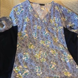 Scrub top🔴 sold 🔴